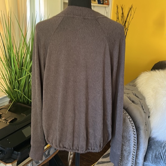 A new day, gray log sleeve women’s sweater size medium w/ drawstring waist - Picture 11 of 11